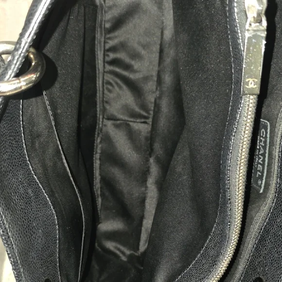 Chanel Black Quilted Shoulder Bag - Picture 13 of 14